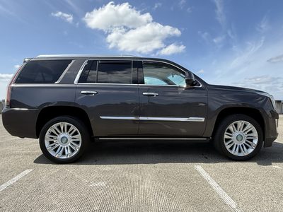 2016 Cadillac Escalade Platinum photo 5