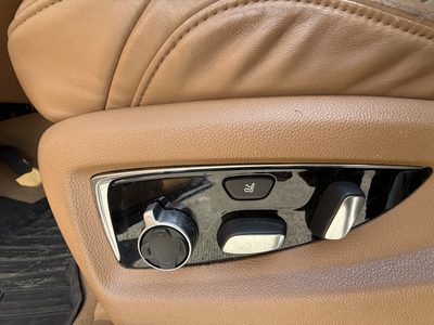 2016 Cadillac Escalade Platinum photo 13