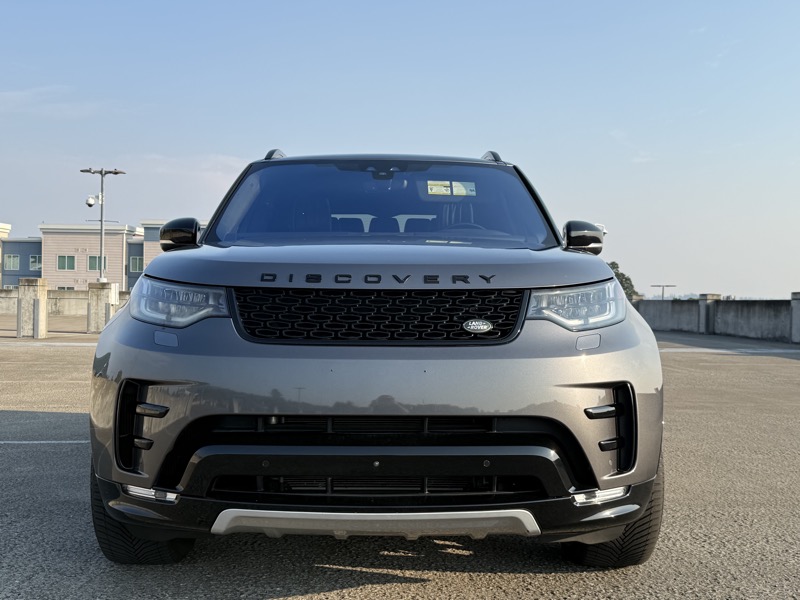 2018 Land Rover Discovery photo 2