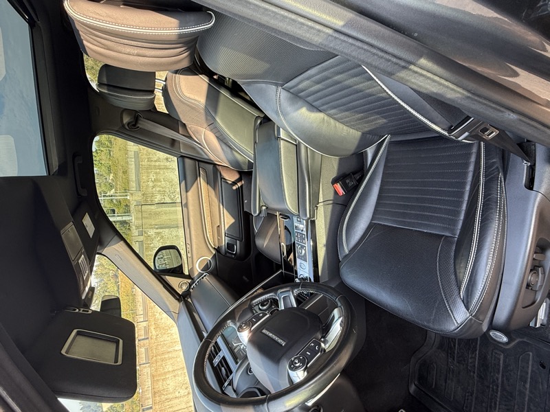 2018 Land Rover Discovery photo 11