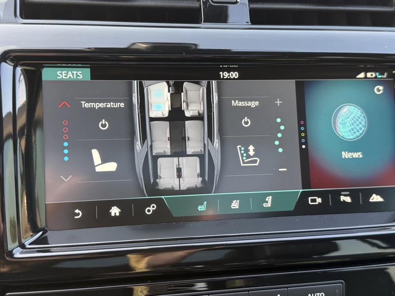 2018 Land Rover Discovery photo 16