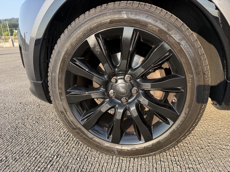 2018 Land Rover Discovery photo 25
